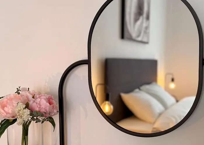 Isg - Near Carol Park & Unirii Area - Rh Living