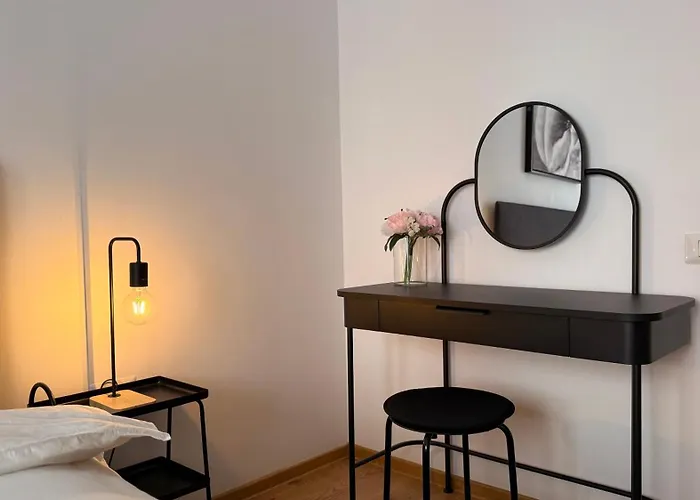 Isg - Near Carol Park & Unirii Area - Rh Living *