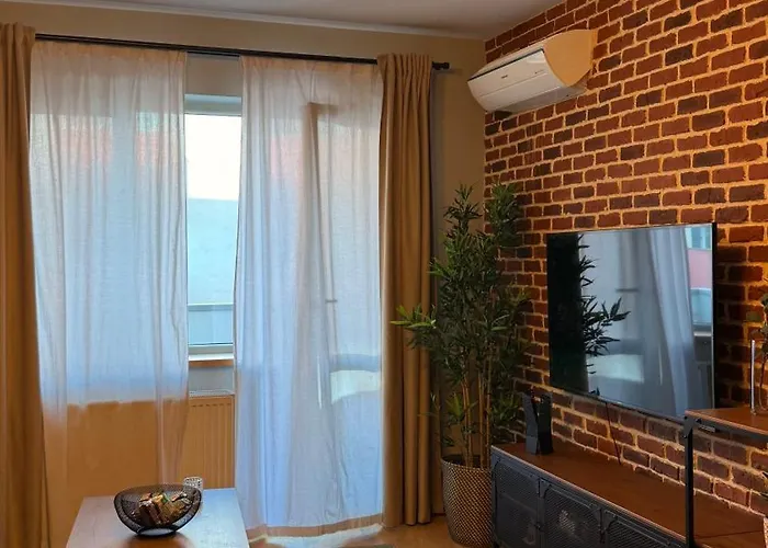 Isg - Near Carol Park & Unirii Area - Rh Living